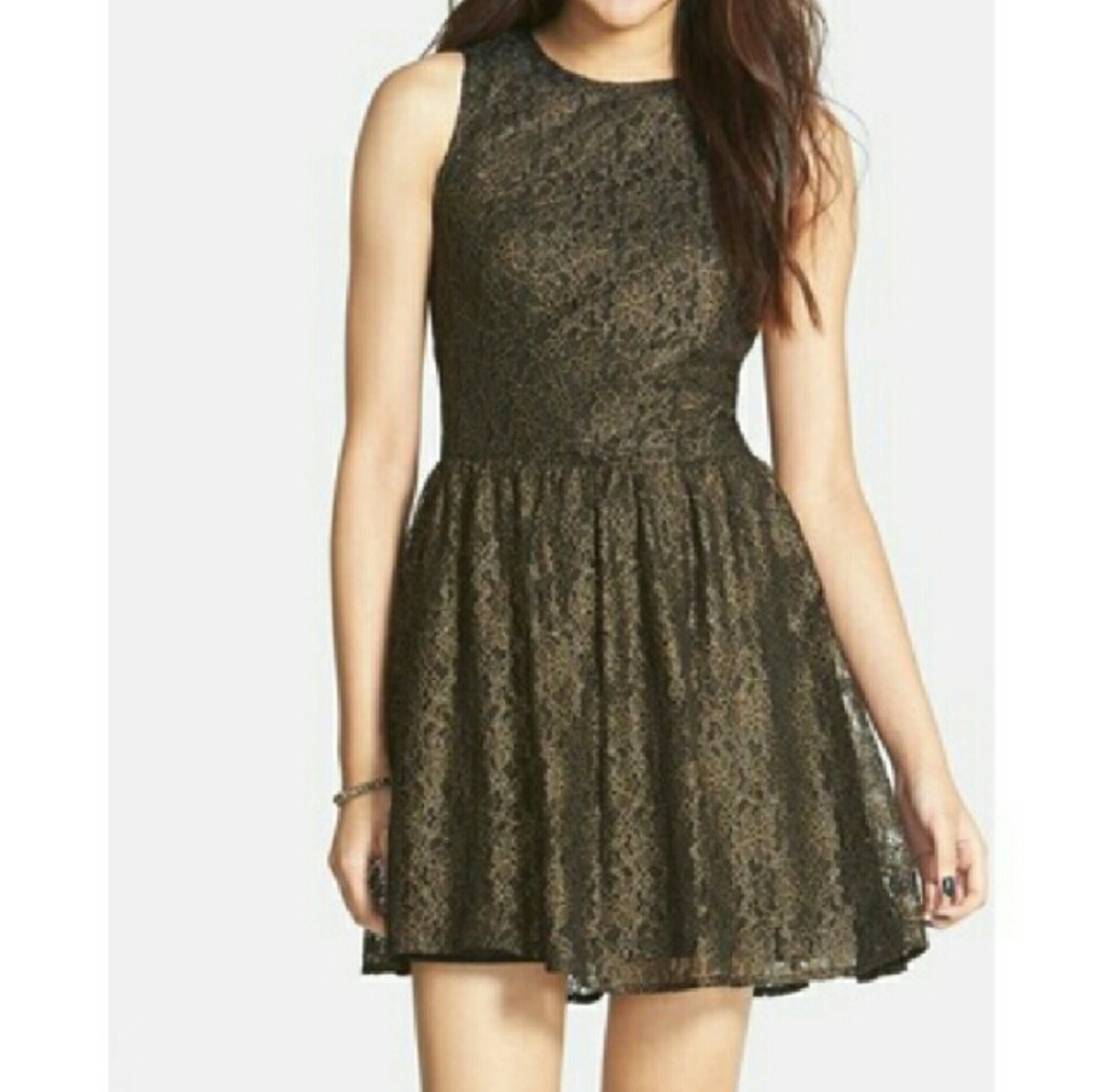 Frenchi black lace gold accents sz. 11 NWT